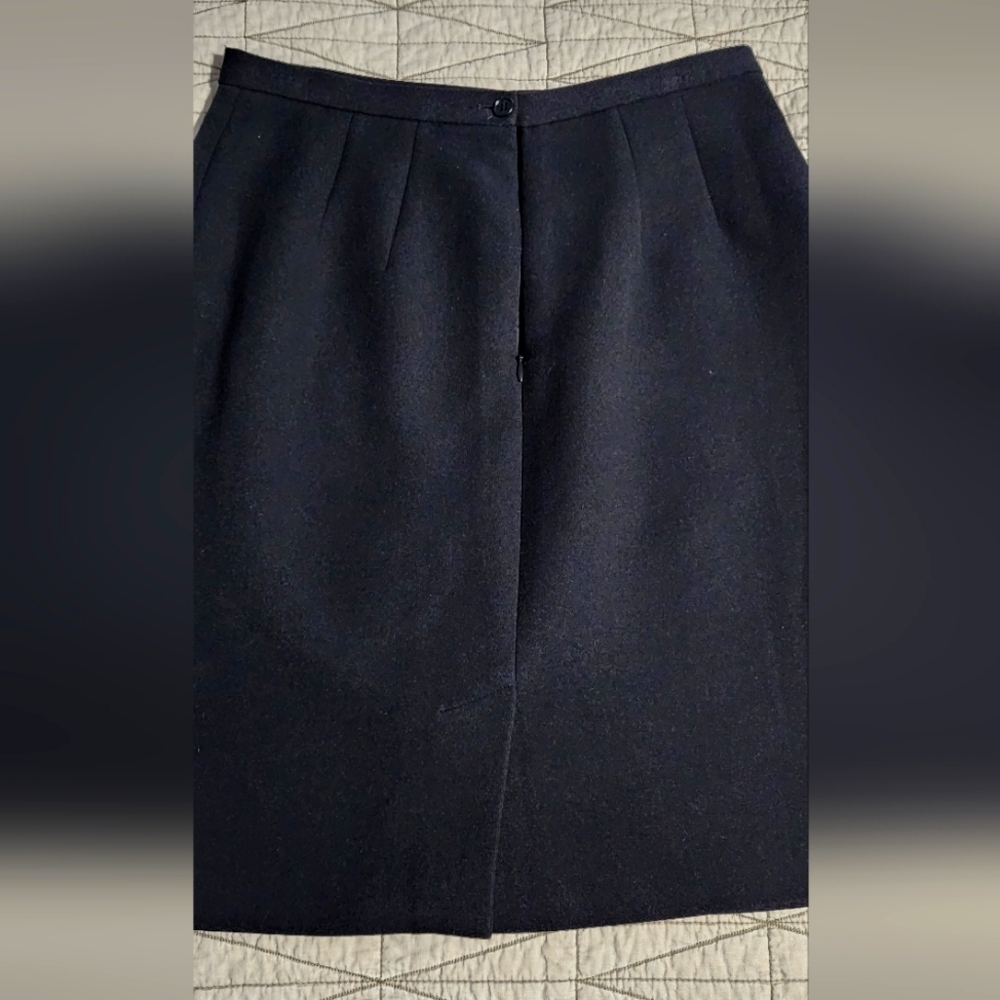 Ladies Skirt
